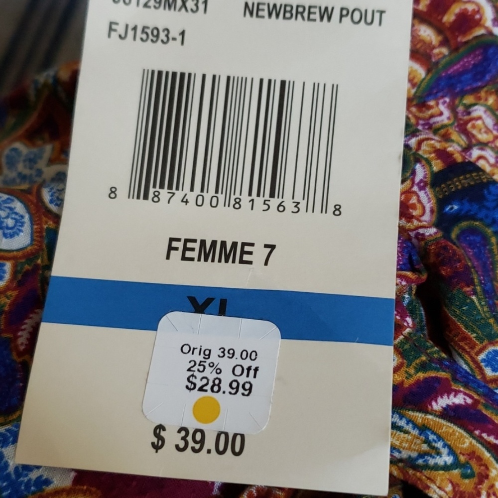 🆕️NWT Eyeshadow cold shoulder top - Picture 6 of 7